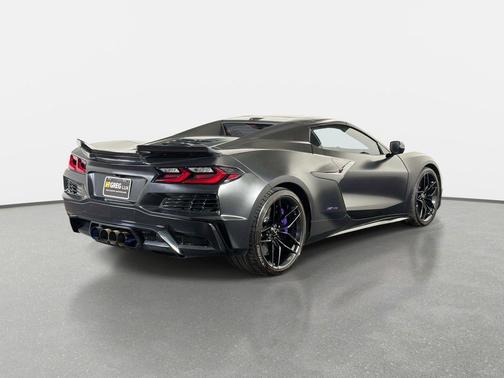 Arctic White 2025 Chevrolet Corvette Z06
