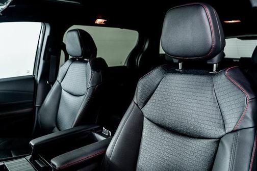2025 Toyota Sienna XSE 7 Passenger