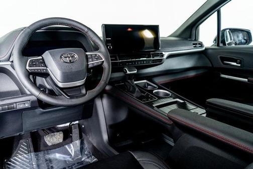 2025 Toyota Sienna XSE 7 Passenger