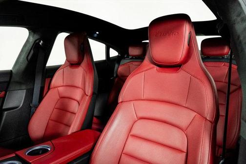 2024 Porsche Taycan Turbo