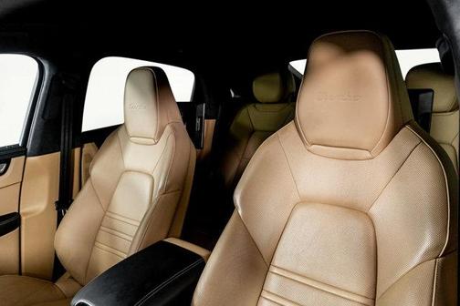 2023 Porsche Cayenne Turbo