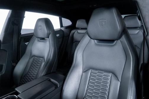 2020 Lamborghini Urus Base