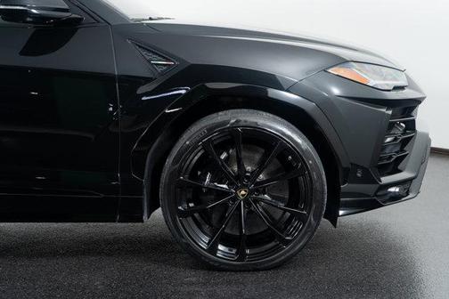 2020 Lamborghini Urus Base