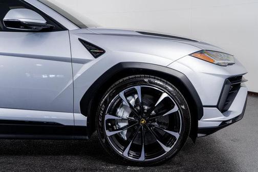 2024 Lamborghini Urus S