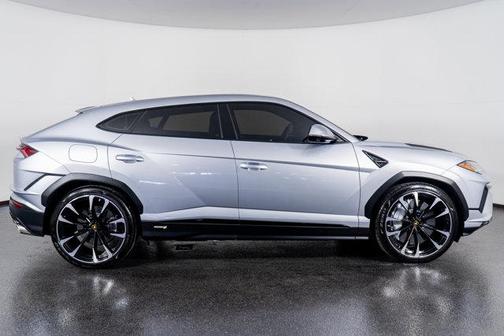 2024 Lamborghini Urus S