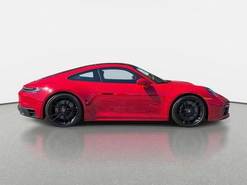 2024 Porsche 911 Carrera 4 GTS