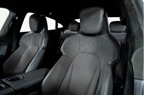 2021 Porsche Taycan Turbo