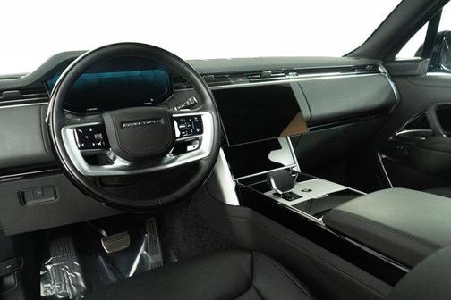 2025 Land Rover Range Rover P530 SE