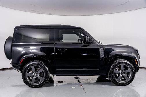 2024 Land Rover Defender 90 P400 X-Dynamic SE