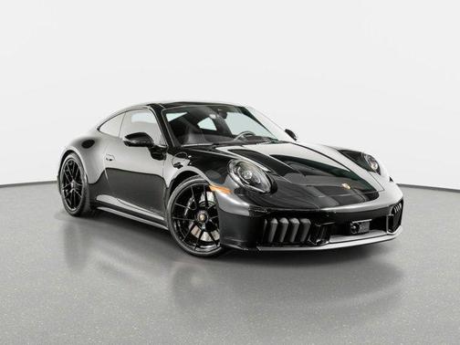 2026 Porsche 911 Carrera 4 GTS