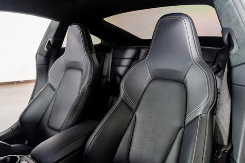 2026 Porsche 911 Carrera 4 GTS