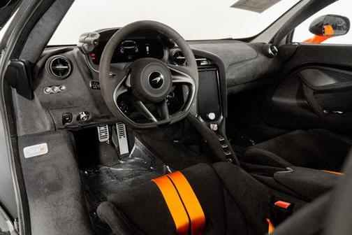 2024 McLaren 750S Coupe