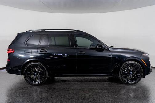2024 BMW X7 M60i