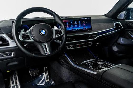 2024 BMW X7 M60i