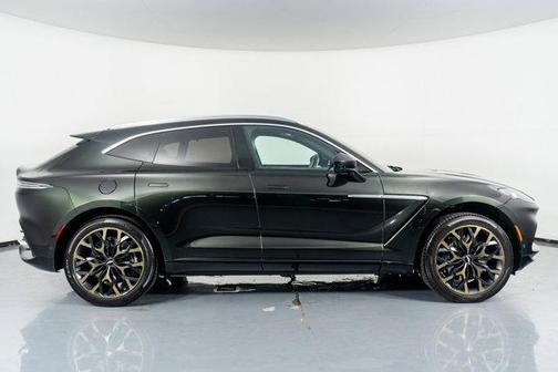 2021 Aston Martin DBX Base