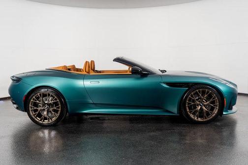 2025 Aston Martin DB12 Volante