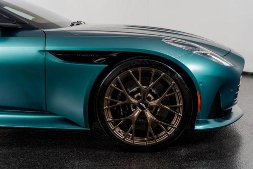 2025 Aston Martin DB12 Volante