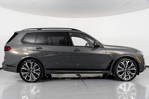 2024 BMW X7 M60i