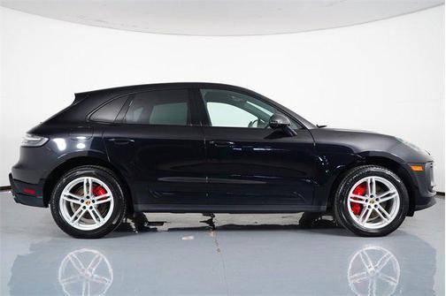 2023 Porsche Macan Base