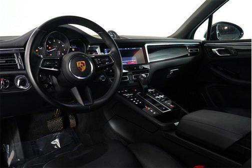 2023 Porsche Macan Base