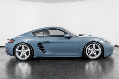 2017 Porsche 718 Cayman Base