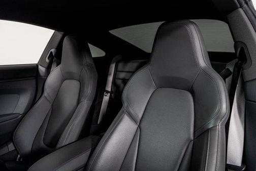 2021 Porsche 911 Carrera