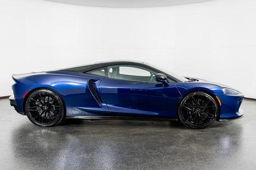 2023 McLaren GT Base