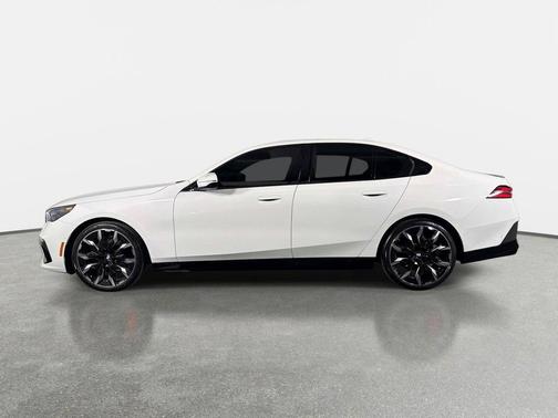 Alpine White 2026 BMW 530 530i
