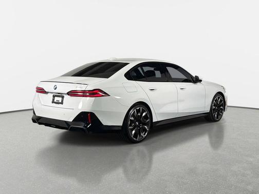 Alpine White 2026 BMW 530 530i