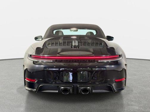 2026 Porsche 911 Carrera 4 GTS