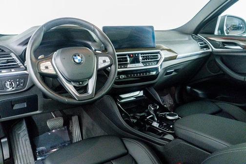 2025 BMW X4 xDrive30i