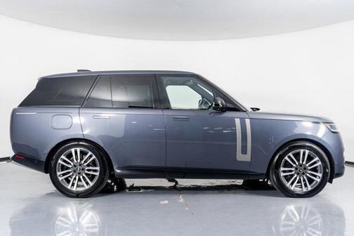 2025 Land Rover Range Rover P530 SE