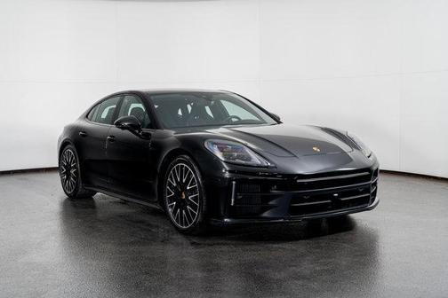 2025 Porsche Panamera 4