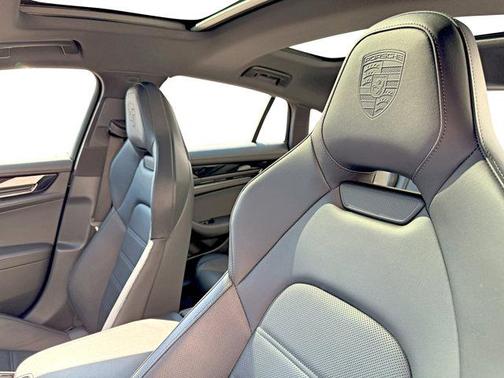 2025 Porsche Panamera 4