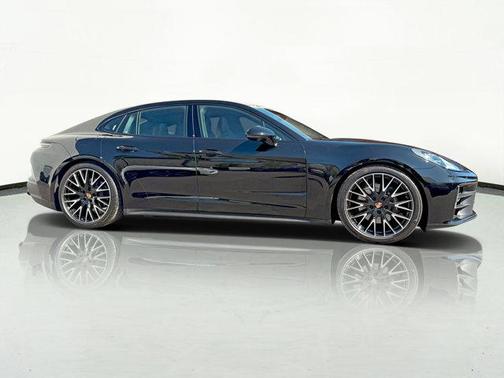 2025 Porsche Panamera 4
