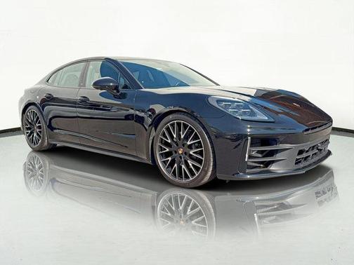 2025 Porsche Panamera 4