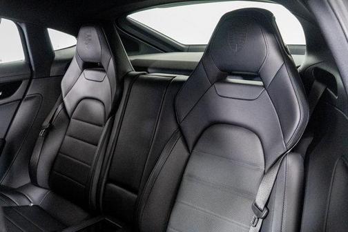 2025 Porsche Panamera 4