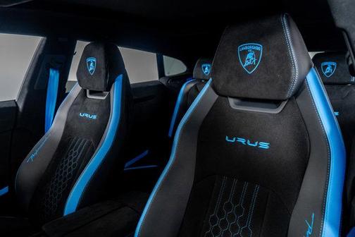 2024 Lamborghini Urus Performante
