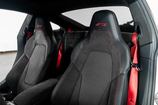 2026 Porsche 911 Carrera 4 GTS