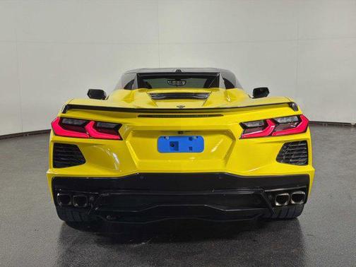 Rapid Blue 2022 Chevrolet Corvette Stingray w/2LT