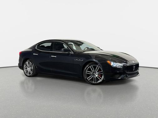 Nero Ribelle Metallic 2022 Maserati Ghibli Modena Q4