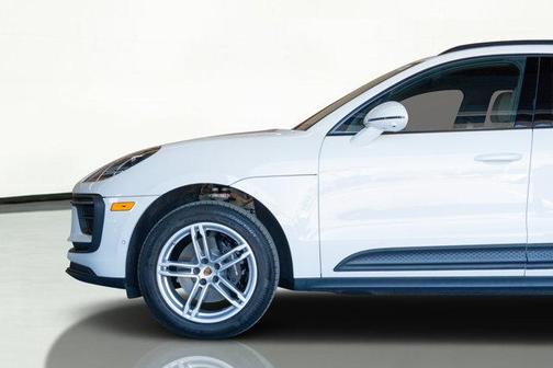 2022 Porsche Macan Base