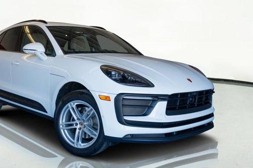 2022 Porsche Macan Base