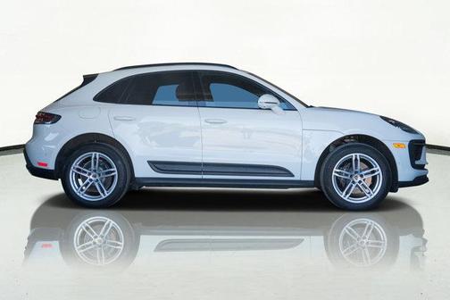 2022 Porsche Macan Base