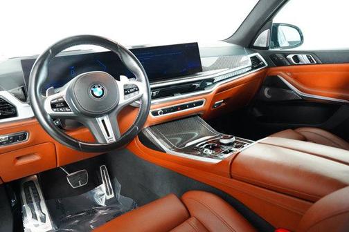 2023 BMW X7 M60i