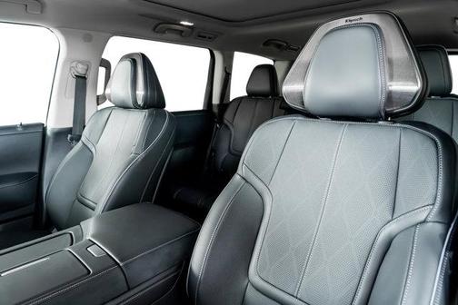 2025 INFINITI QX80 SENSORY AWD