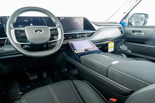 2025 INFINITI QX80 SENSORY AWD