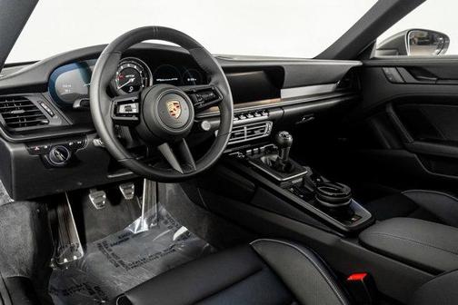 2024 Porsche 911 Carrera 4 GTS