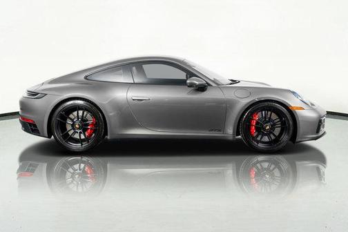 2024 Porsche 911 Carrera 4 GTS