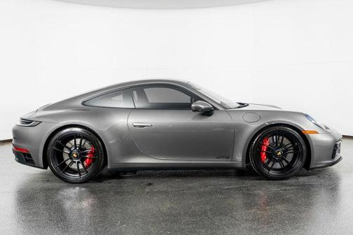 2024 Porsche 911 Carrera 4 GTS